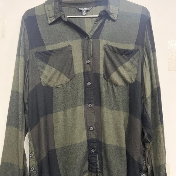 Lucky Brand women's flannel black and green plaid button feature at the hem. - Picture 1 of 3